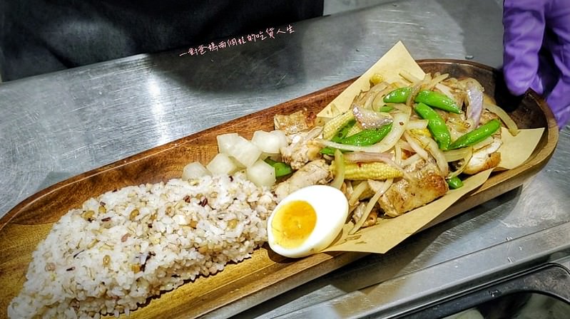 高雄夢時代 雞料理美食『發肉覓FLM』鐵板烤物