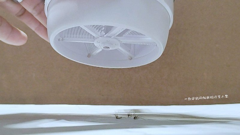 補蚊家電推薦『吸霸 手持補蚊器』讓你輕鬆獵捕蚊蟲的超強小幫手，不論室外還是室外都給你超強吸力、俐落捕捉、無死角的方便攜帶的神器。