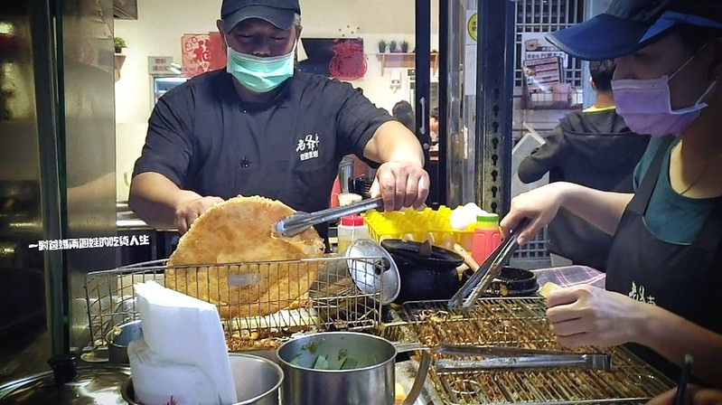 高雄左營 老爺車炮蛋蔥油餅 鍋燒 打拋豬飯 鮮奶茶 炸蛋蔥油餅 銅板美食小吃