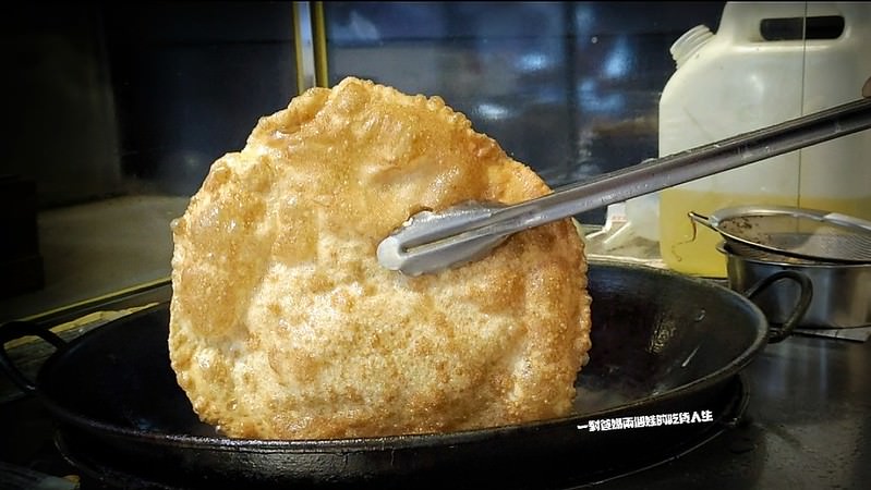 高雄左營 老爺車炮蛋蔥油餅 鍋燒 打拋豬飯 鮮奶茶 炸蛋蔥油餅 銅板美食小吃