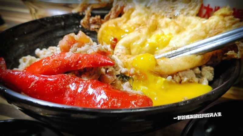 高雄左營 老爺車炮蛋蔥油餅 鍋燒 打拋豬飯 鮮奶茶 炸蛋蔥油餅 銅板美食小吃