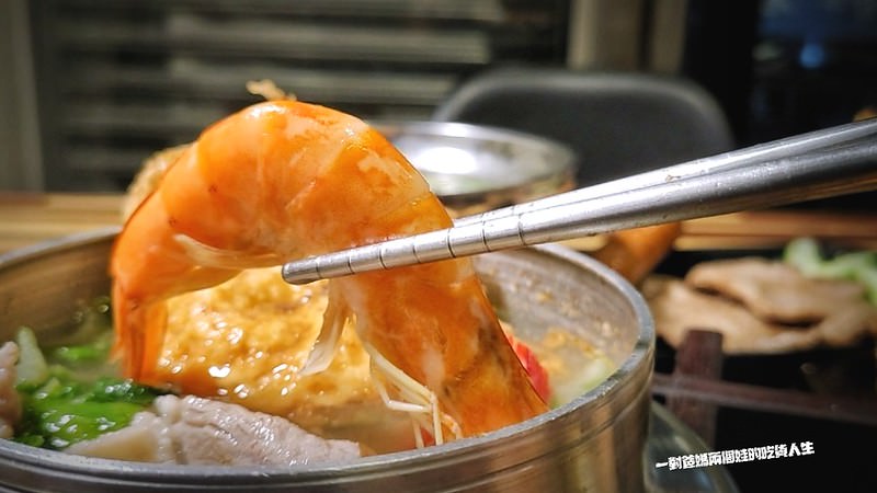 高雄左營 老爺車炮蛋蔥油餅 鍋燒 打拋豬飯 鮮奶茶 炸蛋蔥油餅 銅板美食小吃