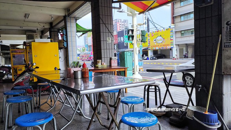 高雄三民小吃美食｜被碗粿、肉粽耽誤的排骨酥麵店｜阿巧肉粽 碗粿 ｜同樣的店名，截然不同的口味，肉粽、碗粿、麵食也很推！