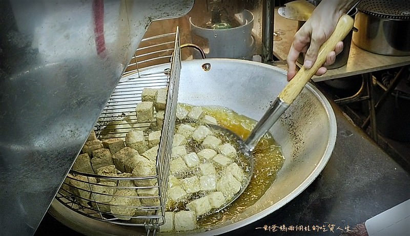 高雄美食小吃 金塊臭豆腐 自立路 八德路 火車站美食 宵夜