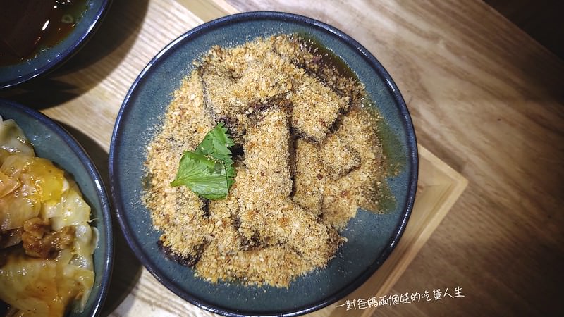 高醫美食 小清新、文青小麵店『裏麵』清燉、麻辣湯頭配搭涮嘴小菜、滑順Q彈的乾拌麵