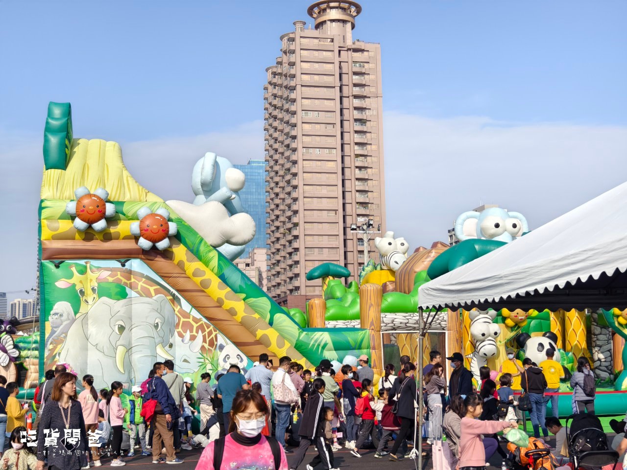 LINE ALBUM 黃色小鴨 2024 Kaohsiung Wonderland 冬日遊樂園 240204 60