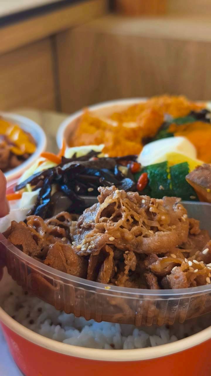 豐闔家開伙燒肉餐盒民權店｜高雄苓雅｜隱藏巷弄的好味道，主菜狂、配菜讚，會愛上！