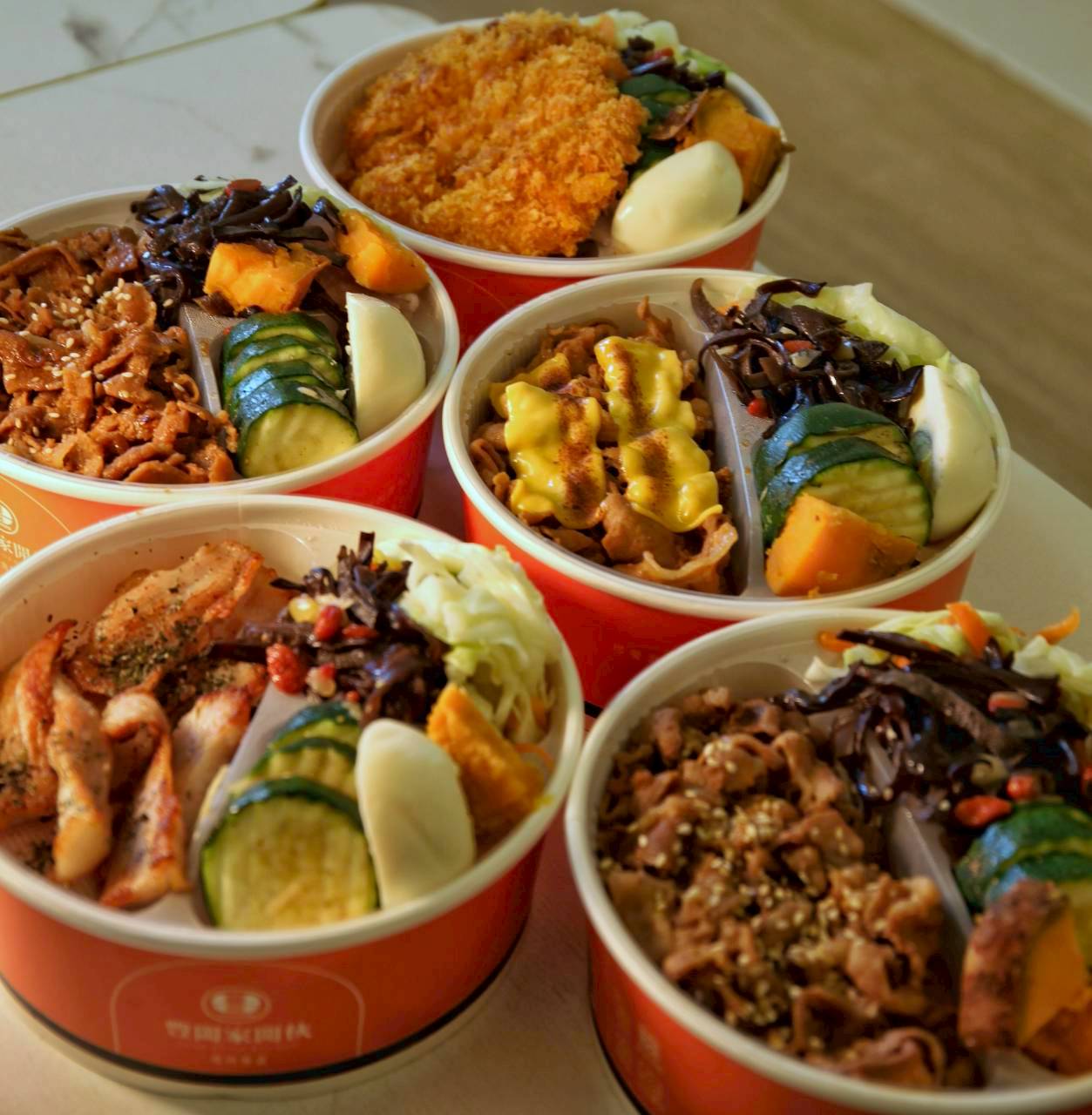 豐闔家開伙燒肉餐盒民權店｜高雄苓雅｜隱藏巷弄的好味道，主菜狂、配菜讚，會愛上！