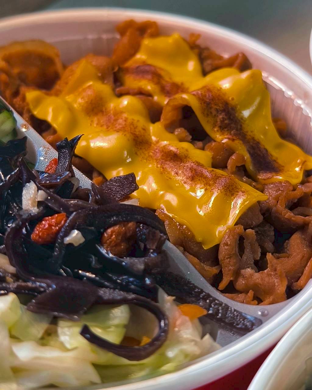 豐闔家開伙燒肉餐盒民權店｜高雄苓雅｜隱藏巷弄的好味道，主菜狂、配菜讚，會愛上！