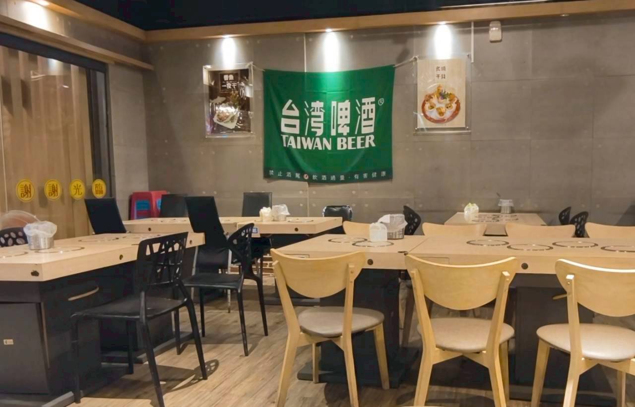 久久熱炒｜台南東區｜冰淇淋吃到飽的ＣＰ熱炒店，眾多台菜讓你爽爽吃！