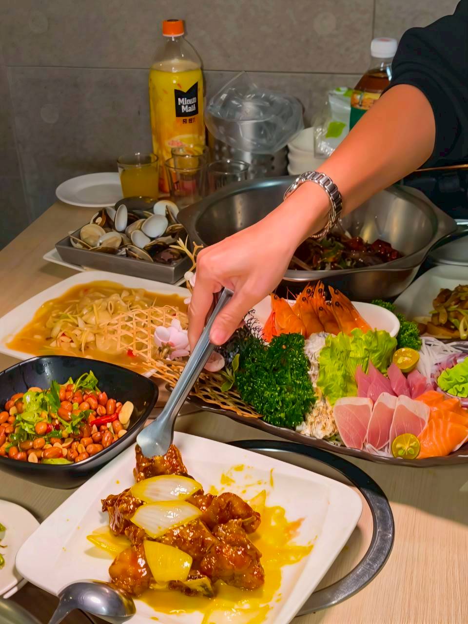 久久熱炒｜台南東區｜冰淇淋吃到飽的ＣＰ熱炒店，眾多台菜讓你爽爽吃！