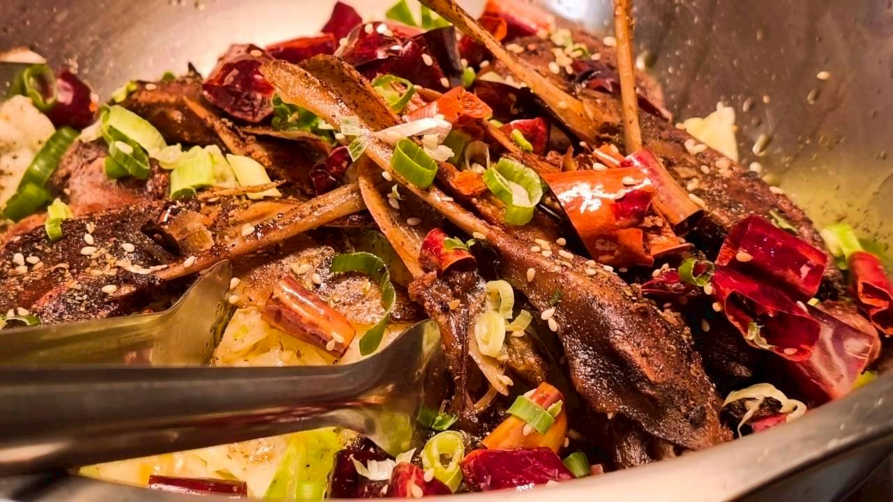 久久熱炒｜台南東區｜冰淇淋吃到飽的ＣＰ熱炒店，眾多台菜讓你爽爽吃！