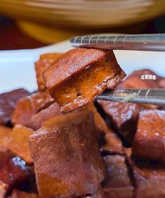 真鶴牛肉拉麵｜高雄左營｜戰斧牛肉麵吃過沒？牛三寶、肥腸麵，你會愛上！