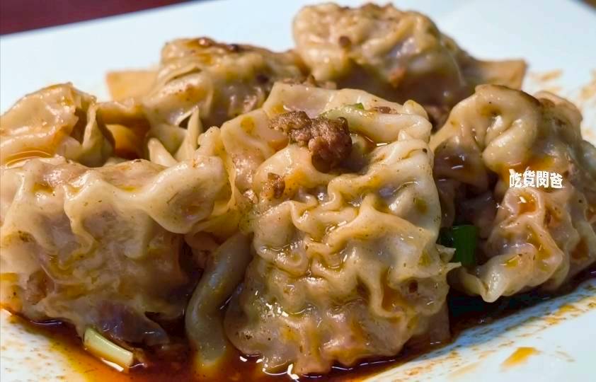 真鶴牛肉拉麵｜高雄左營｜戰斧牛肉麵吃過沒？牛三寶、肥腸麵，你會愛上！