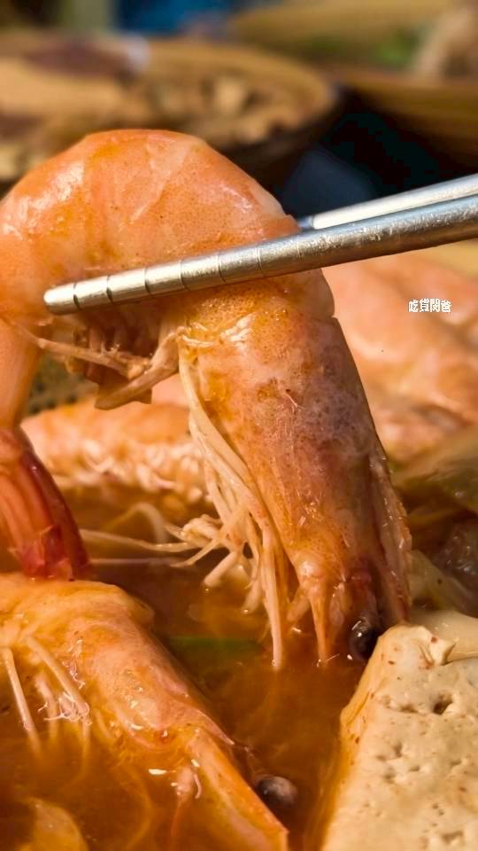 真鶴牛肉拉麵｜高雄左營｜戰斧牛肉麵吃過沒？牛三寶、肥腸麵，你會愛上！