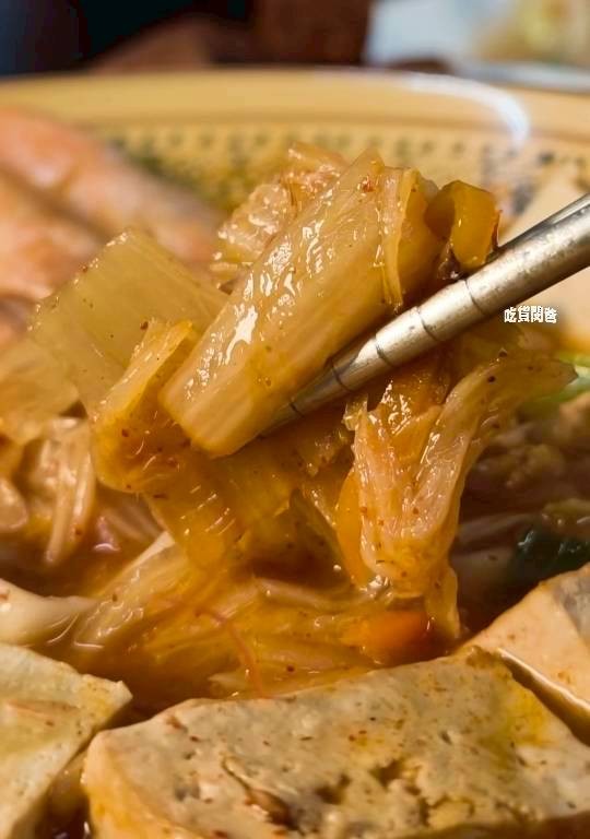 真鶴牛肉拉麵｜高雄左營｜戰斧牛肉麵吃過沒？牛三寶、肥腸麵，你會愛上！