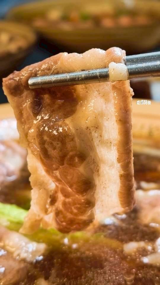 真鶴牛肉拉麵｜高雄左營｜戰斧牛肉麵吃過沒？牛三寶、肥腸麵，你會愛上！