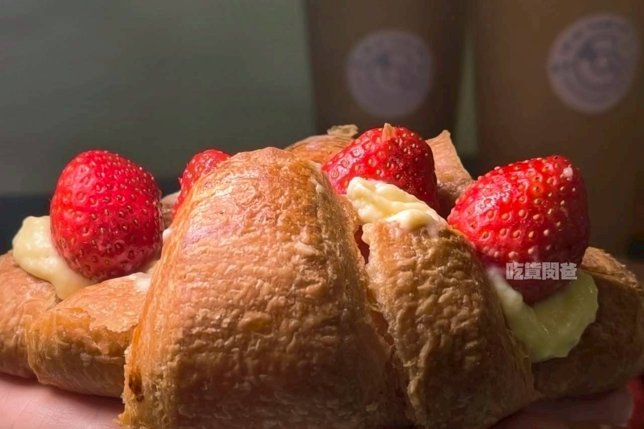 樂愛甜室｜高雄苓雅｜隱藏版甜點店！草莓甜甜圈、可頌銅板價讓你爽爽吃！