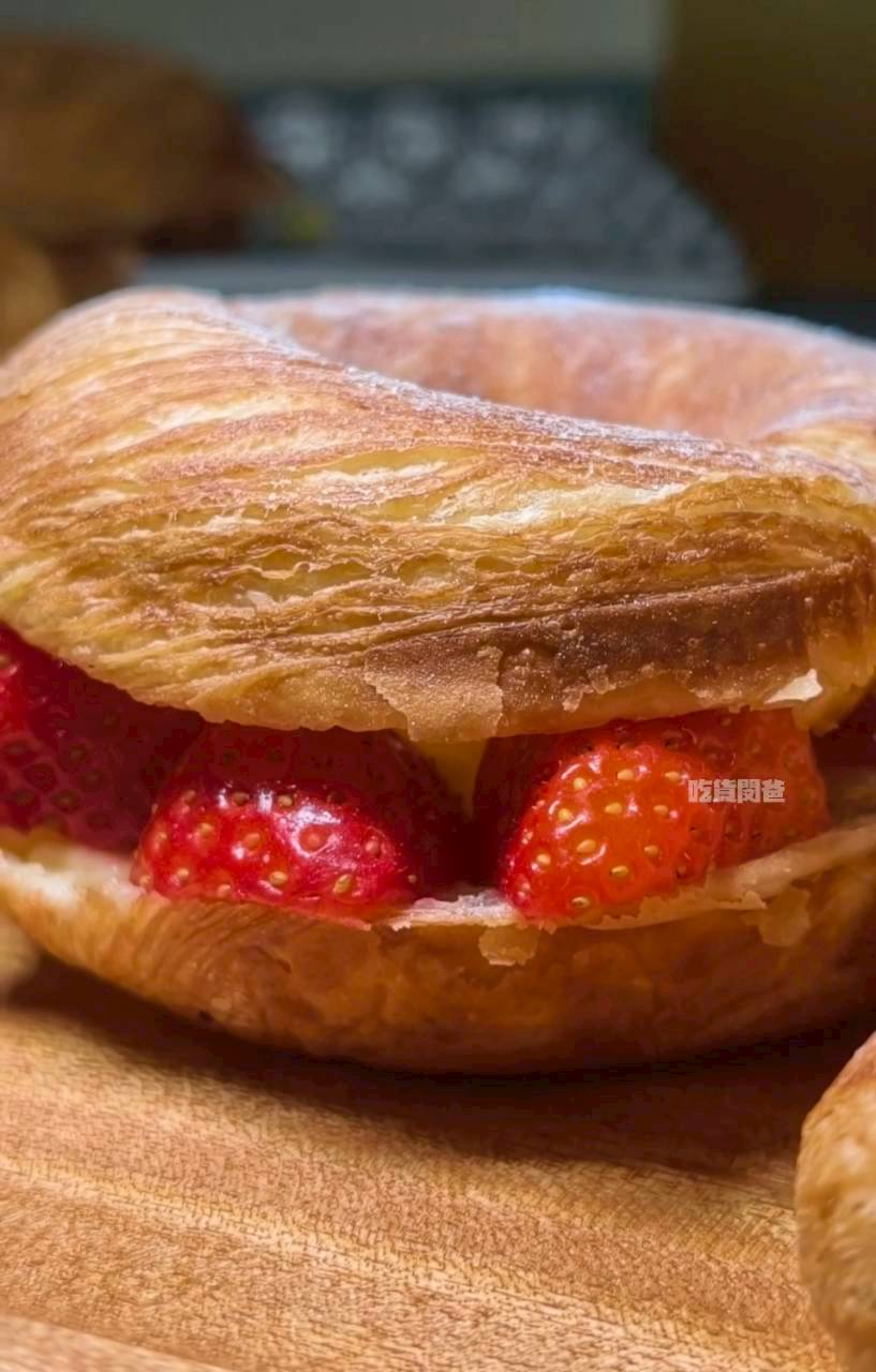 樂愛甜室｜高雄苓雅｜隱藏版甜點店！草莓甜甜圈、可頌銅板價讓你爽爽吃！