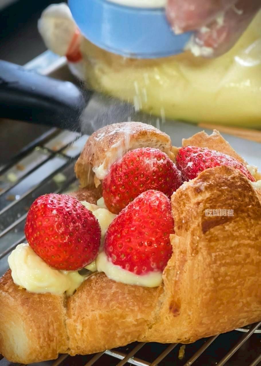 樂愛甜室｜高雄苓雅｜隱藏版甜點店！草莓甜甜圈、可頌銅板價讓你爽爽吃！