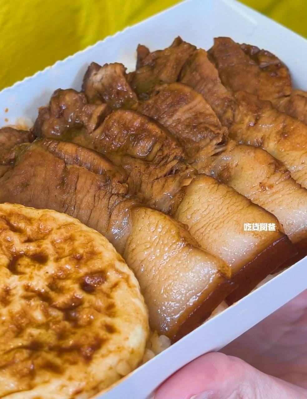 虎咬豬刈包｜高雄前金｜比臉大刈包只要銅板價，控肉香菜酸菜炸多，爆好吃！