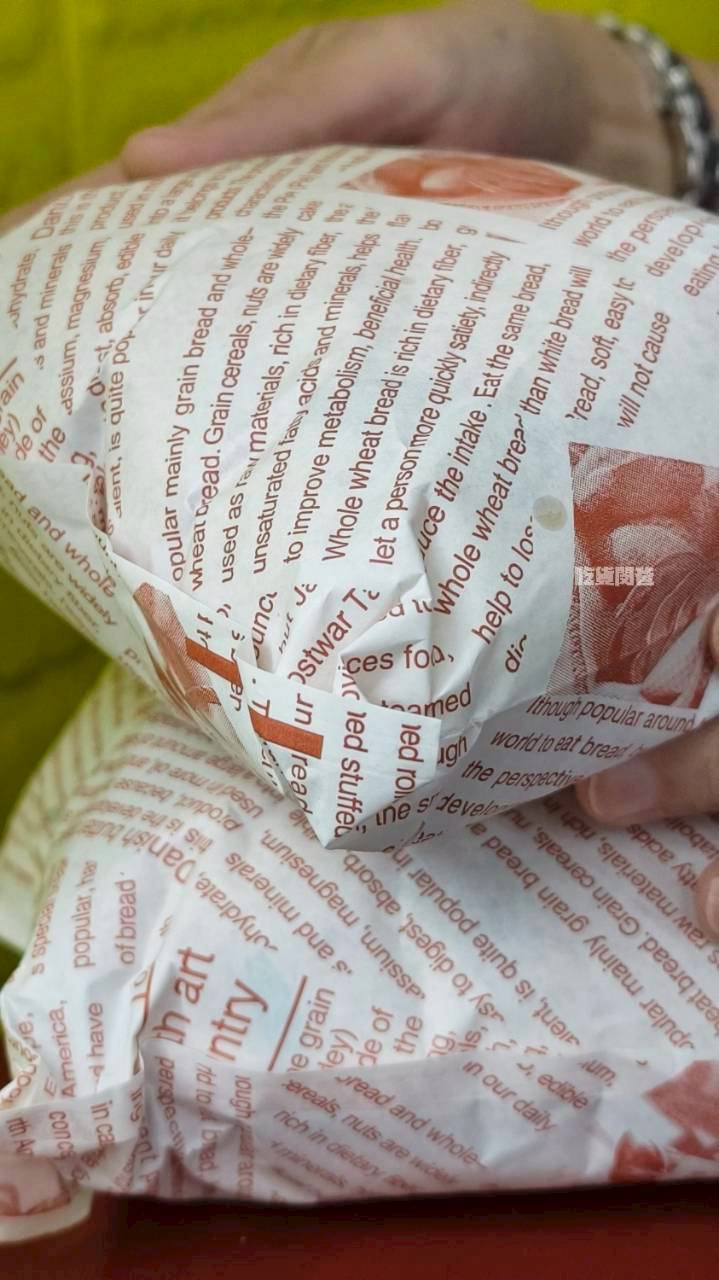 虎咬豬刈包｜高雄前金｜比臉大刈包只要銅板價，控肉香菜酸菜炸多，爆好吃！