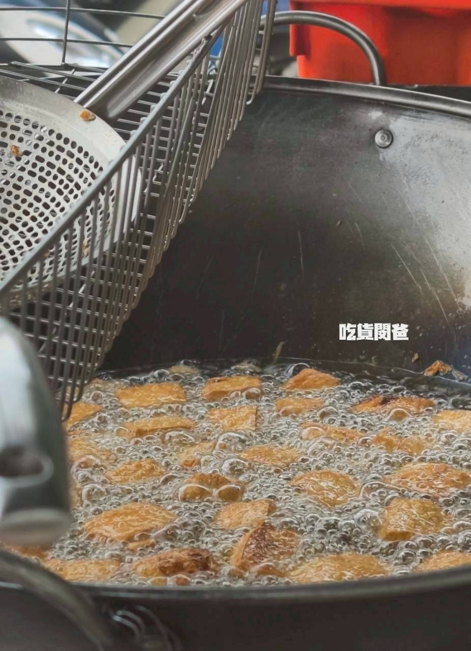 阿婆臭豆腐｜高雄鳥松｜從27歲賣到76歲的老字號豆腐攤車，吃過嗎？