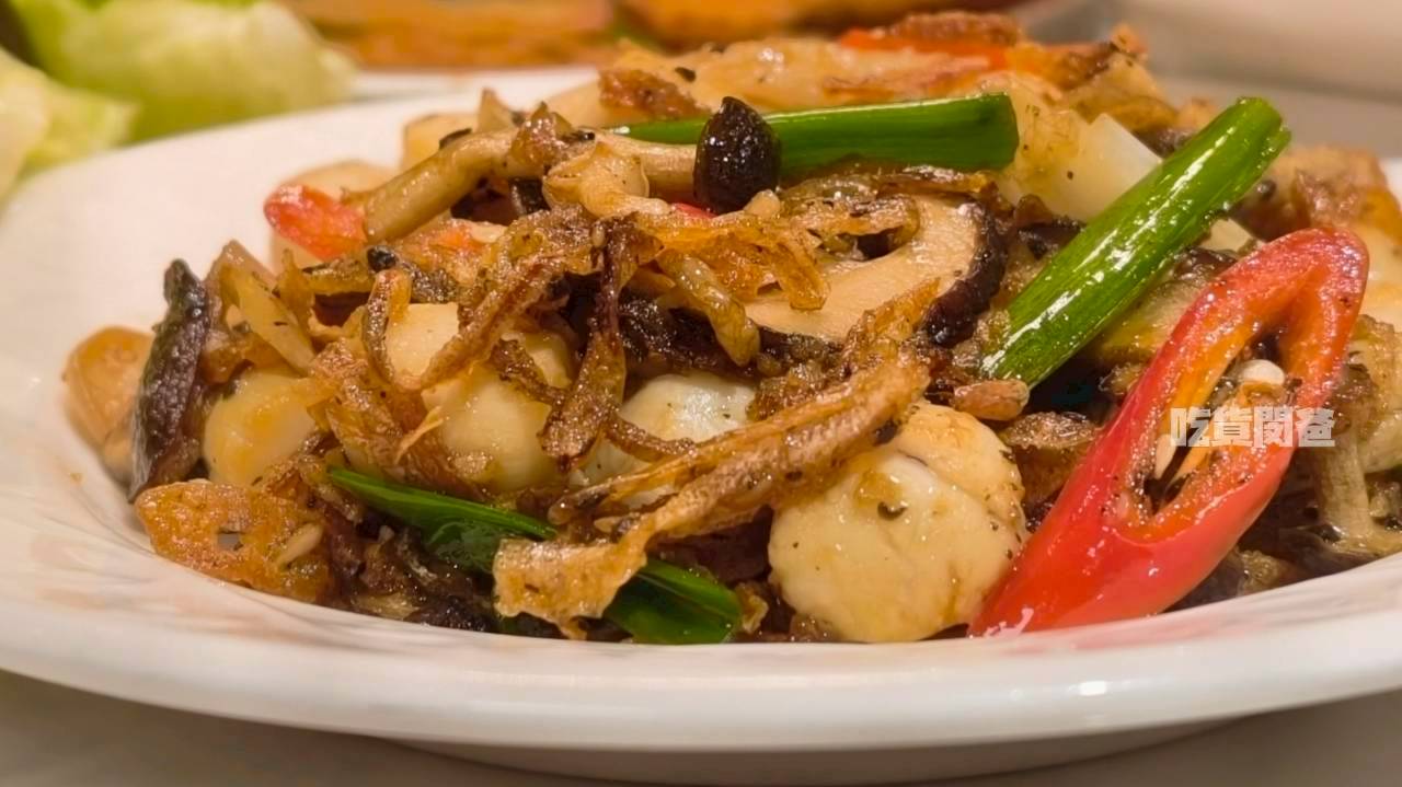 麟粥宮｜高雄巨蛋｜粥也能是大菜！私房菜超絕，白天吃到半夜的超狂中餐廳！